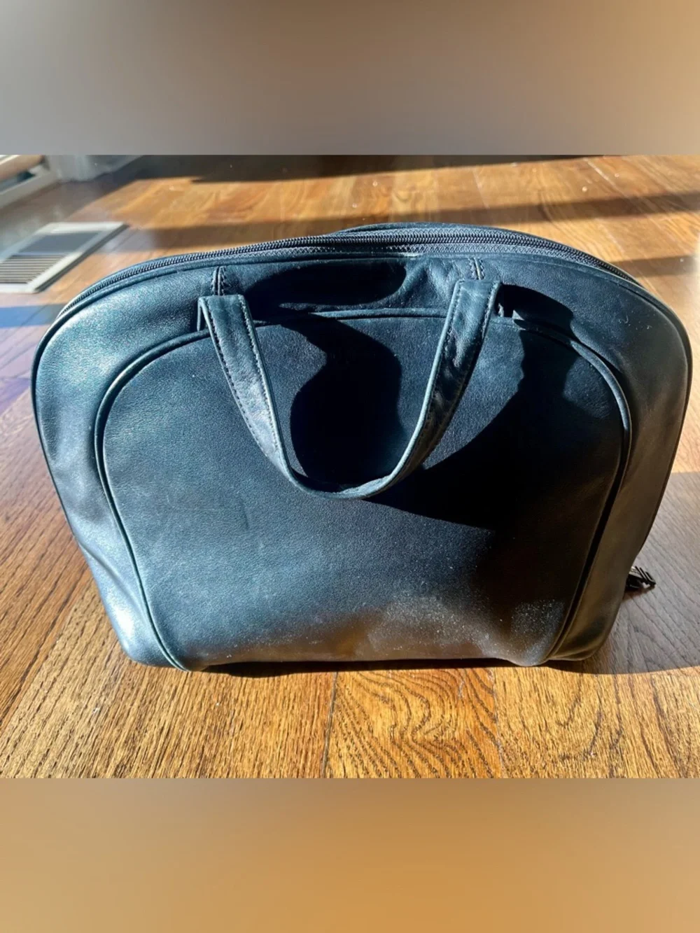 TUMI Black Leather Travel Toiletry Bag Dopp Kit Zip Case